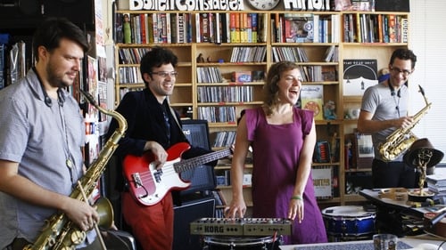 Poster della serie NPR Tiny Desk Concerts