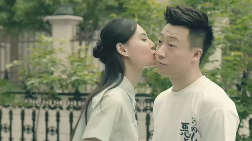 爱上美丽千金 Backdrop Blur