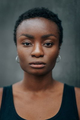 Curtis Kemlo ha trabajado con Adeola Yemitan en 1 ocasiones