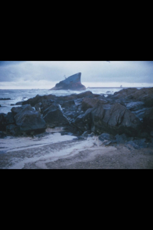 Petroleiro a Arder poster