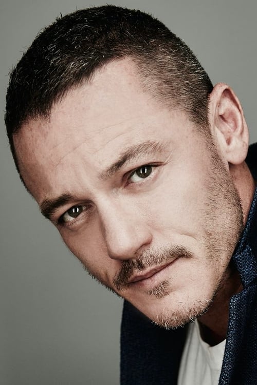 Kép: Luke Evans színész profilképe