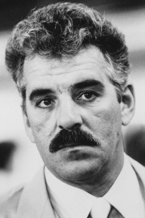 Kép: Dennis Farina színész profilképe