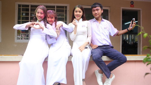 Hạ Cuối Tình Đầu Backdrop Blur