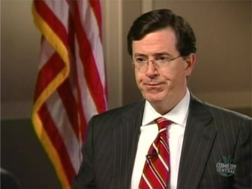 Escena del episodio 19 de la temporada 4 de la serie The Colbert Report