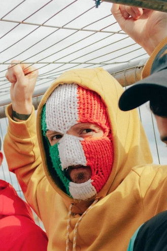 DJ Próvai interpretando a DJ Próvai Or JJ