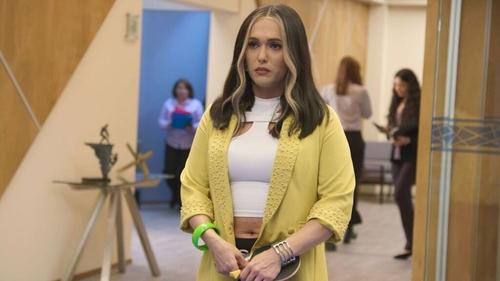 Escena del episodio 16 de la temporada 1 de la serie El amor no tiene receta