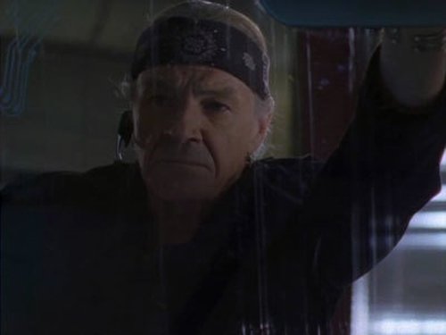 Escena del episodio 17 de la temporada 2 de la serie Nikita