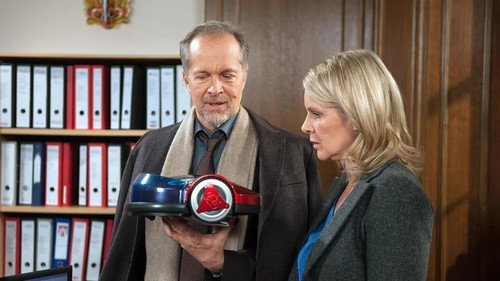 Folge 2138 - Die neue Putzhilfe