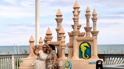 Cheap A$$ Beach Houses S01E08 backdrop