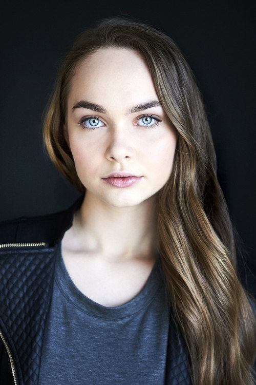 Nicole James photo 3