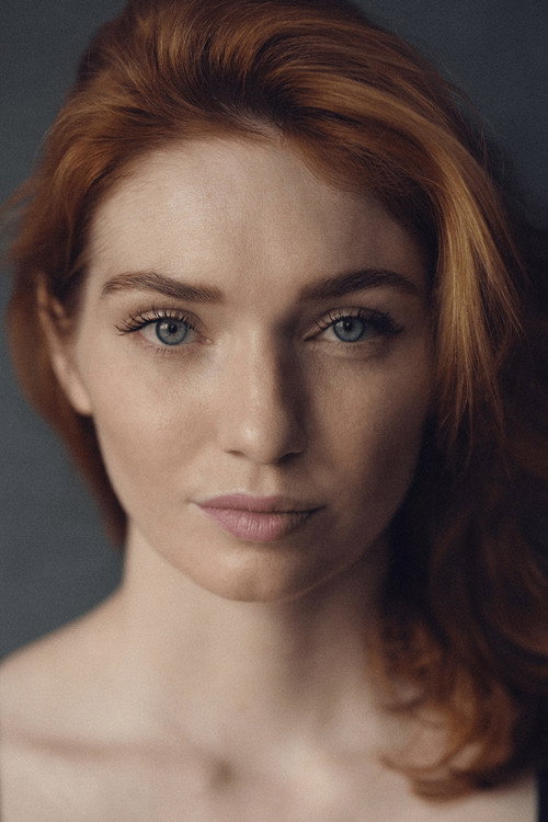 Kép: Eleanor Tomlinson színész profilképe