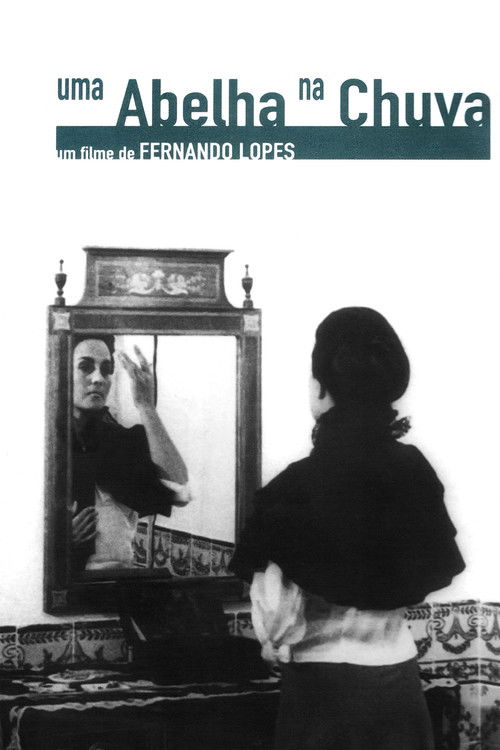 Una abeja en la lluvia