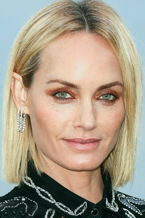 Kép: Amber Valletta színész profilképe