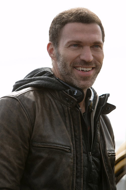 Travis Knight photo 3