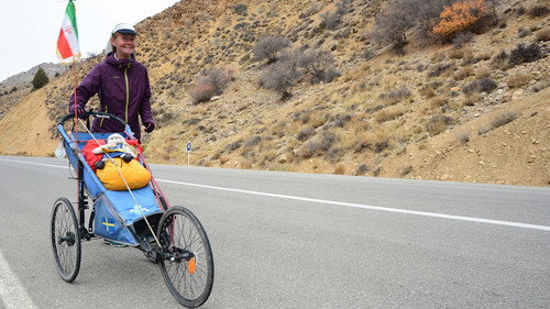 Alone through Iran: 1144 miles of trust Backdrop Blur