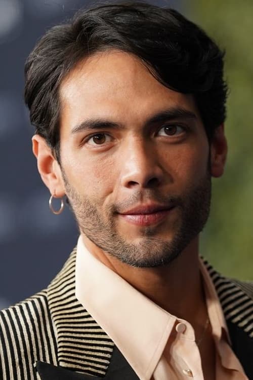 Kép: Diego Calva színész profilképe