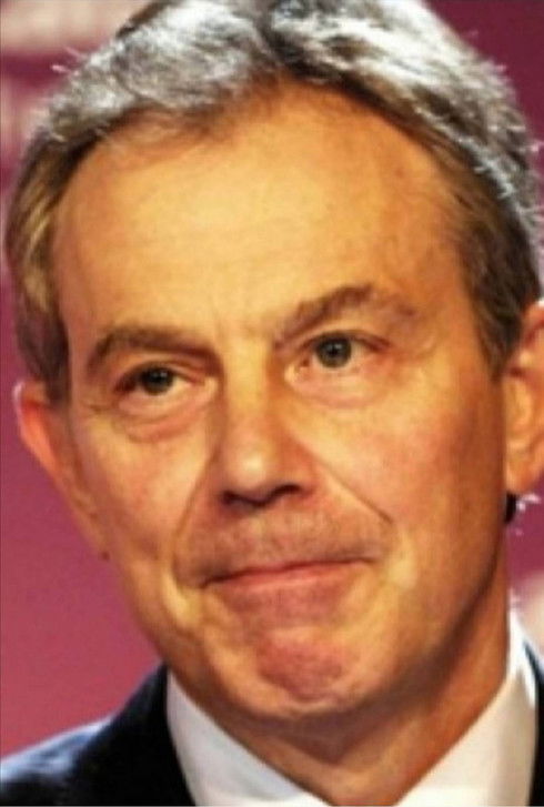 Escena 3 de Blair: The Inside Story