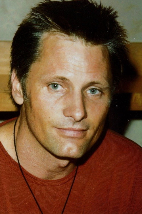 Viggo Mortensen photo 12