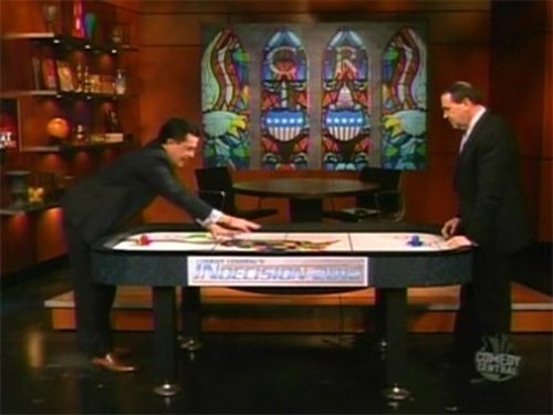 Escena del episodio 20 de la temporada 4 de la serie The Colbert Report