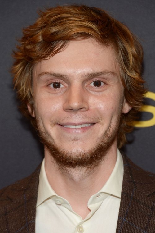 Kép: Evan Peters színész profilképe