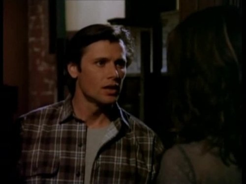 Escena del episodio 29 de la temporada 3 de la serie Melrose Place
