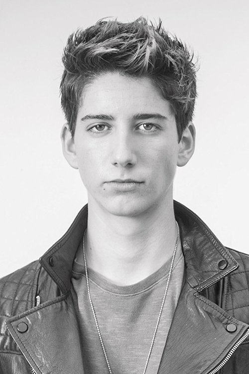 Kép: Milo Manheim színész profilképe