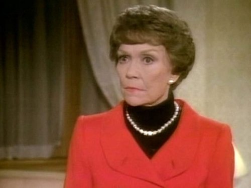 Escena del episodio 23 de la temporada 5 de la serie Falcon Crest