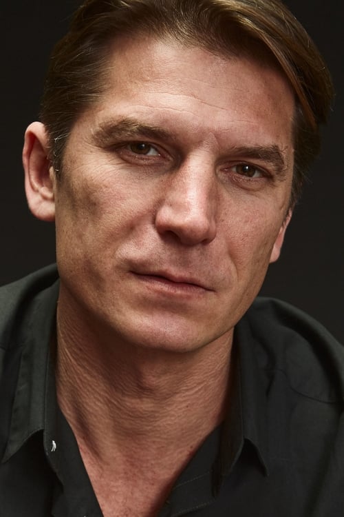 Kép: Luka Peroš színész profilképe