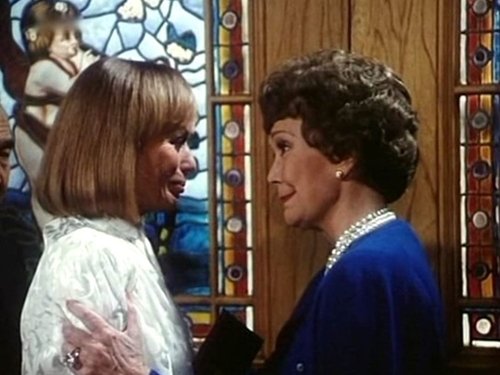 Escena del episodio 20 de la temporada 4 de la serie Falcon Crest