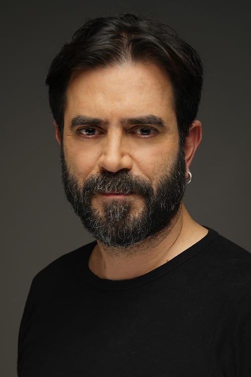 Kép: Teoman Kumbaracıbaşı színész profilképe