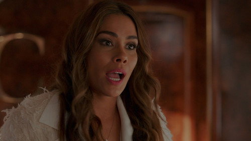 Dynasty S03E15 — Up A Tree episode still