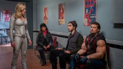 DC's Legends of Tomorrow S07E08 — Paranoid Android episode still