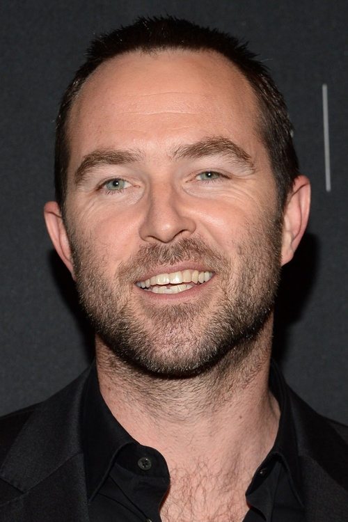 Kép: Sullivan Stapleton színész profilképe