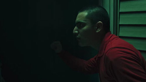 When the Pizza Delivery Guy Walks in on a Robbery