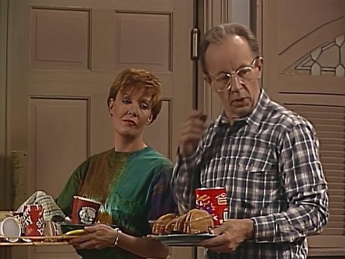 Escena del episodio 22 de la temporada 4 de la serie ALF