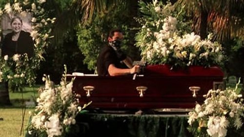 Escena del episodio 1 de la temporada 4 de la serie CSI: Miami