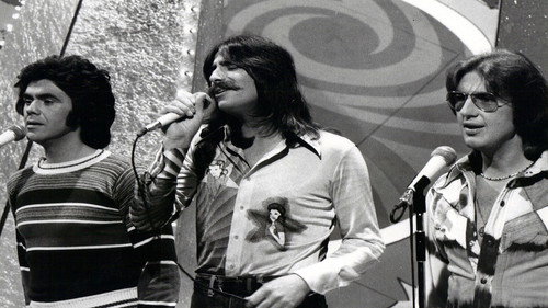 Three Dog Night: Soundstage Chicago Backdrop Blur