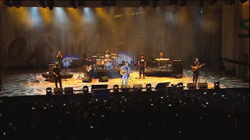 赵雷 - 鼓楼 Backdrop Blur