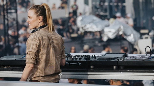 Terminal 1 : Air, Phoenix et Étienne de Crécy