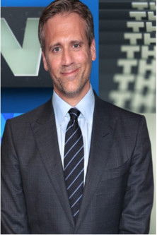 Escena 2 de This Just In