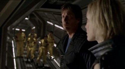 Escena del episodio 3 de la temporada 3 de la serie Andrómeda