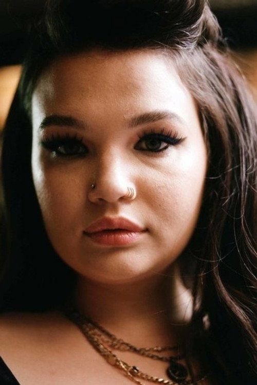 Lola Young photo 3