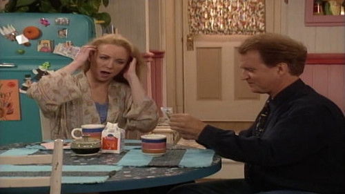 Escena del episodio 9 de la temporada 3 de Grace Under Fire