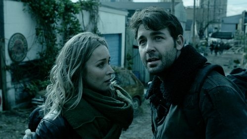 Escena del episodio 1 de la temporada 3 de la serie Zoo