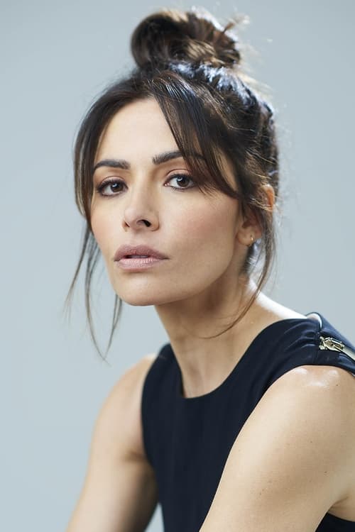 Kép: Sarah Shahi színész profilképe