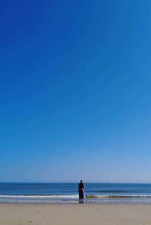 Lies A Calm Along The Deep