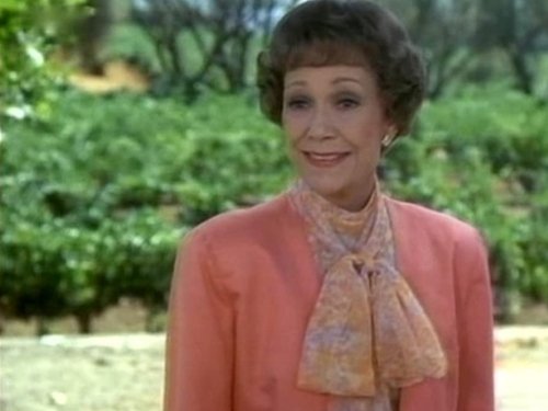 Escena del episodio 9 de la temporada 6 de la serie Falcon Crest