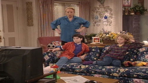 Escena del episodio 19 de la temporada 2 de Grace Under Fire