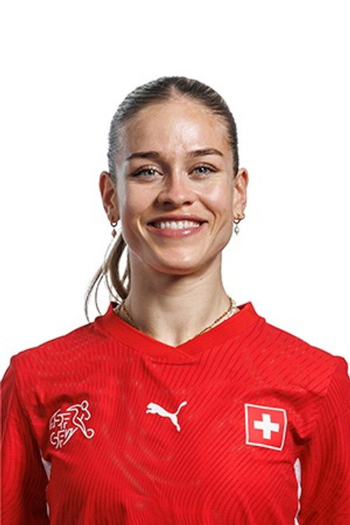 Nadine Riesen photo 3