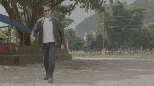 Lau Kumude Hidyo Hero Banna - Still